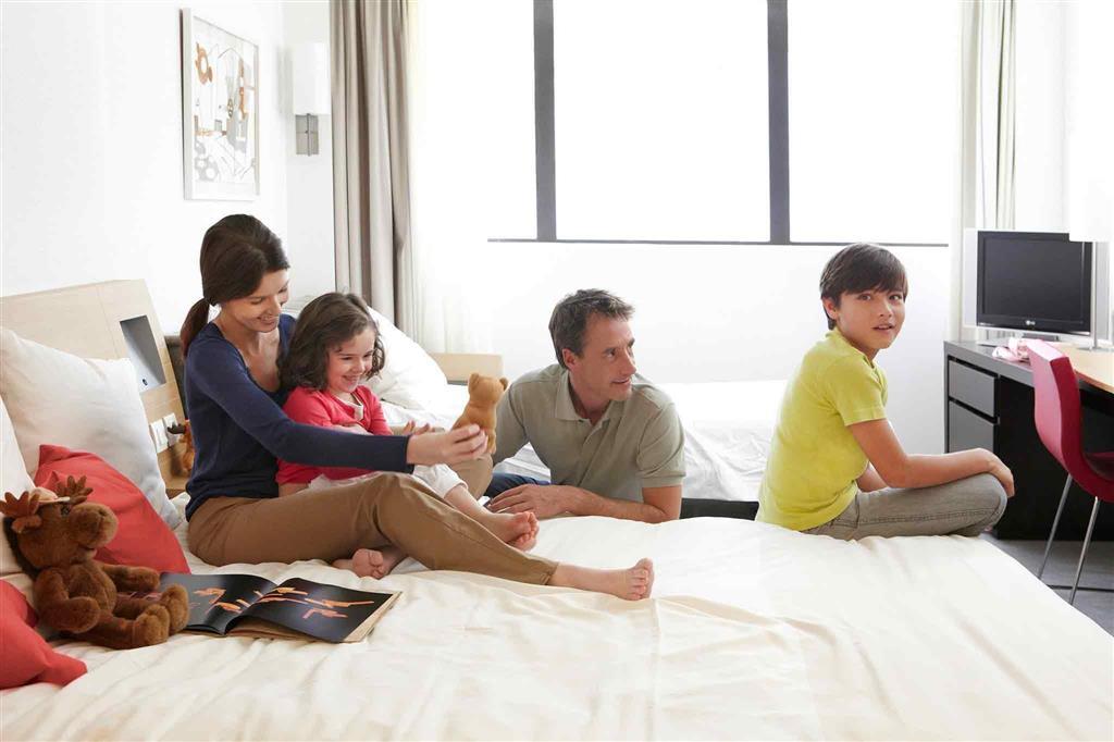 B&B Hotel Cergy Port 4 Etoiles Ngoại thất bức ảnh